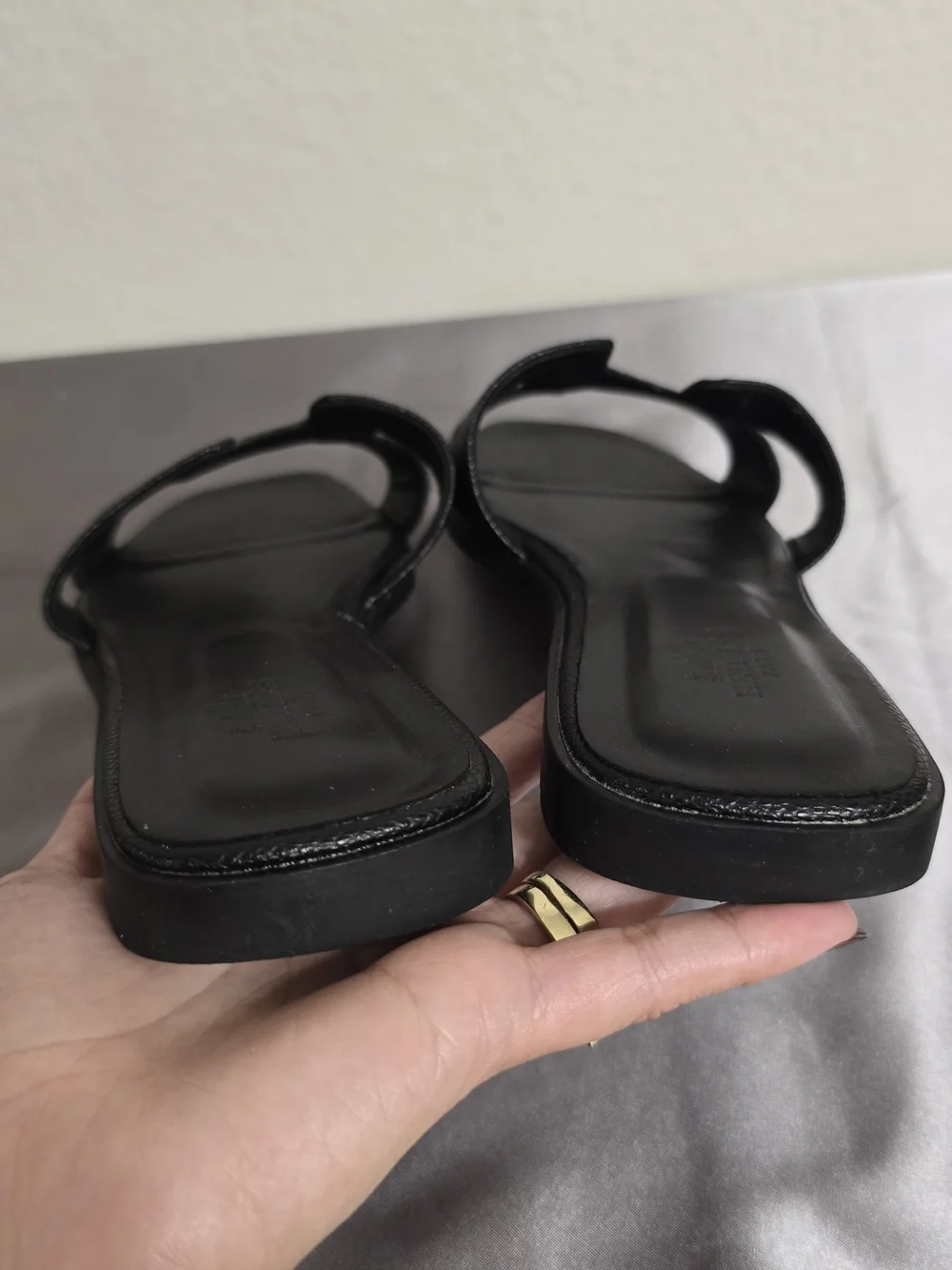 Hermes Black Leather Oran Slide Sandals Size 39 - Picture 11 of 14